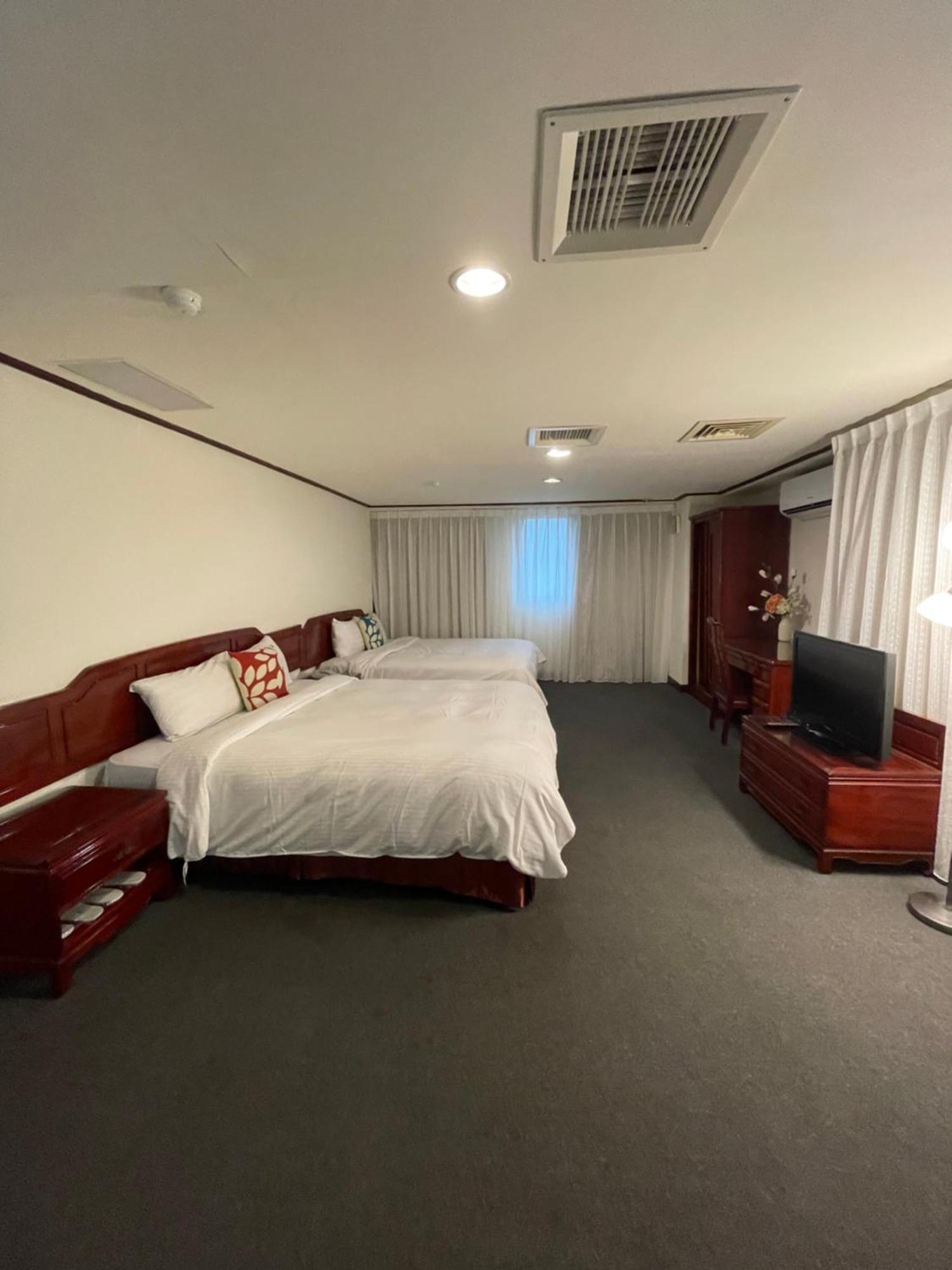 River Hotel Chiayi City Exterior photo